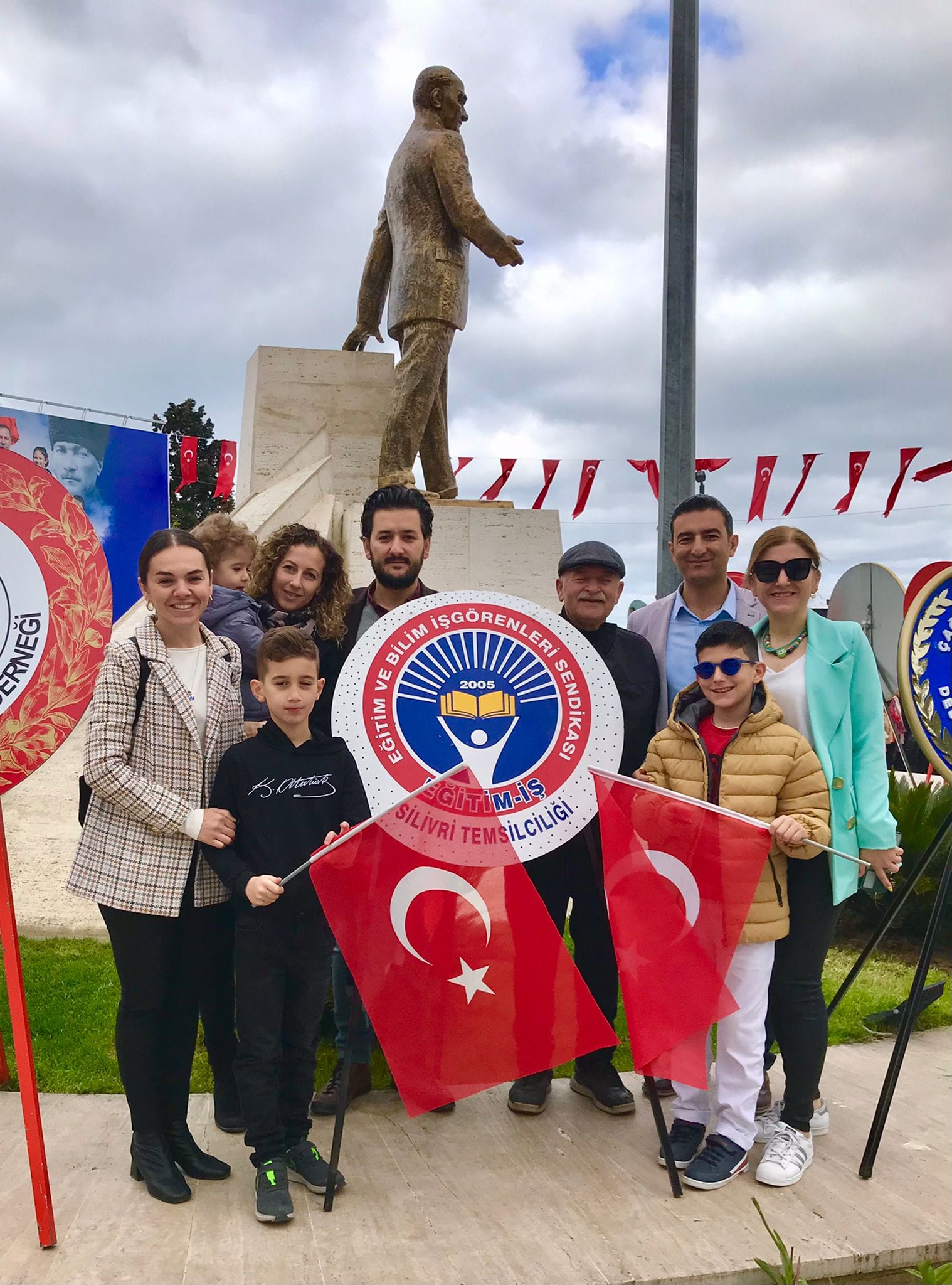 ÇELENK SUNMA TÖRENİMİZİ GERÇEKLEŞTİRDİK