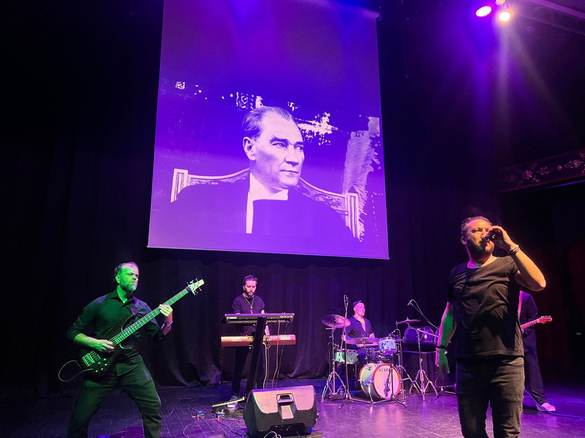 EĞİTİM İŞİN 20. KURULUŞ YILDÖNÜMÜNÜ GRUP RAPSODİ KONSERİYLE KUTLADIK