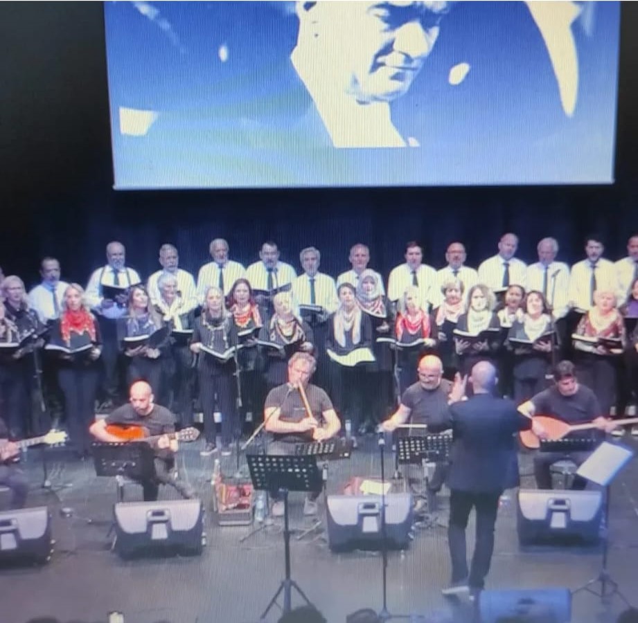 EĞİTİM İŞ KOROMUZ SAHNEDEYDİ