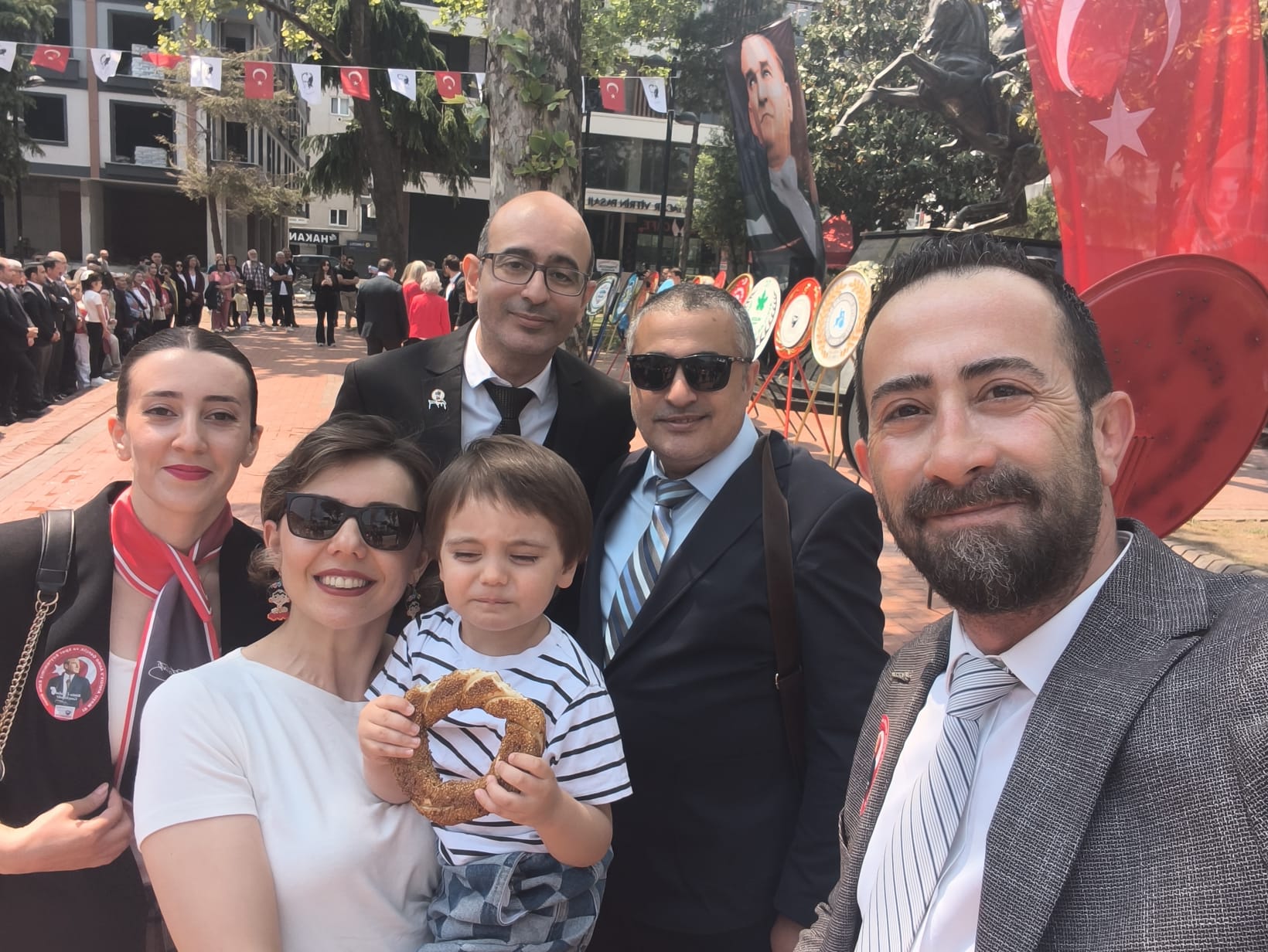 19 MAYIS ATATÜRKÜ ANMA GENÇLİK VE SPOR BAYRAMIMIZDA ÇELENK SUNMA TÖRENİNE KATILDIK
