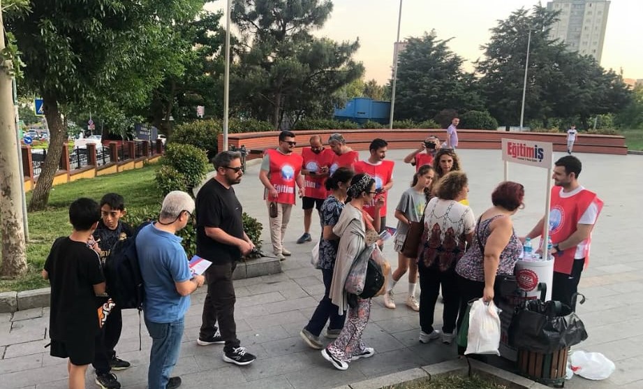 GÜVENLİ OKUL SAĞLIKLI EĞİTİM İMZA KAMPANYAMIZ İÇİN KÜÇÜKÇEKMECEDEYDİK